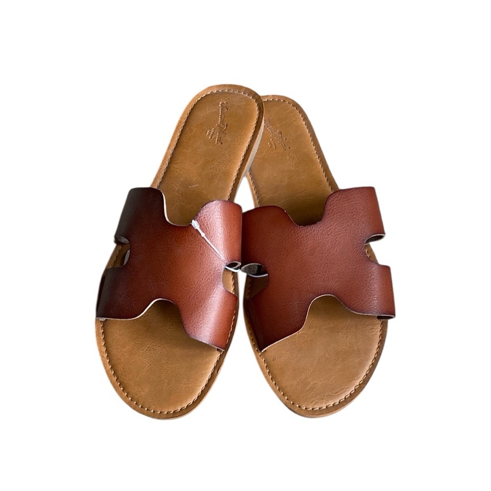 Universal Thread Tan Leather Sandals 10M